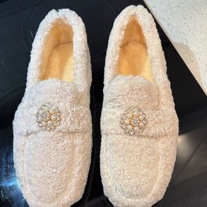 Cozy Cream UBEKEEN Loafers with lamb fur and Crystal Embellishment